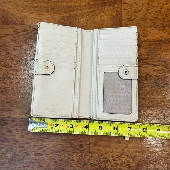 Kate Spade cream Laurel Way Stacy wallet - Picture 11 of 13